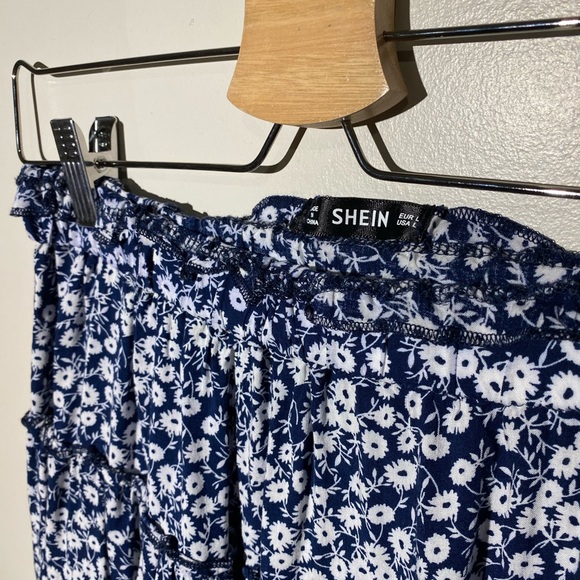 Navy Blue and White Floral Skirt Shein - Picture 2 of 2